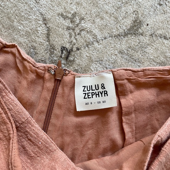 Zulu and Zephyr Linen Shorts - Picture 2 of 2